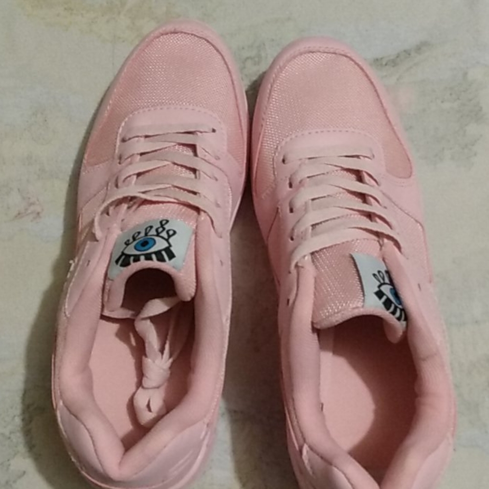 Pink women sneakers